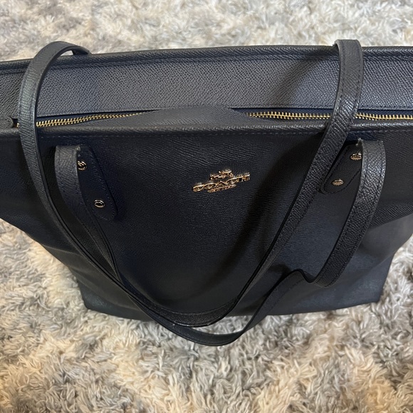 SOLD Coach tote bag - Picture 4 of 6